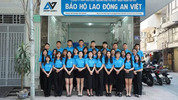 Giày Bảo Hộ Mũi Sắt & Đế Sắt: Hướng Dẫn Chọn Mua An Toàn, Bền Bỉ