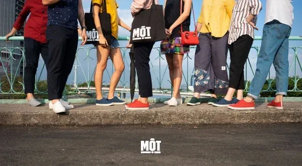 Giày Bata Nữ Trắng Độn Hoa: Chọn Mẫu Đẹp, Giá Rẻ & Nơi Mua Uy Tín Giày Bata Nữ Trắng Độn Hoa: Chọn Mẫu Đẹp, Giá Rẻ & Nơi Mua Uy Tín