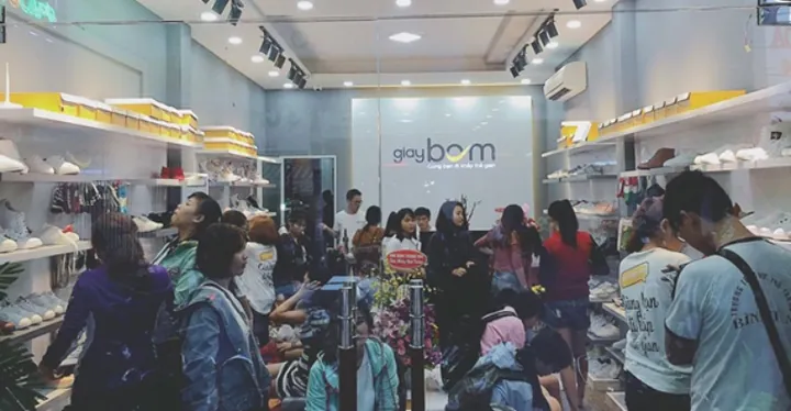 Giày BOM Có Phải Hàng Chính Hãng Không? Cách Nhận Biết Và Kiểm Tra