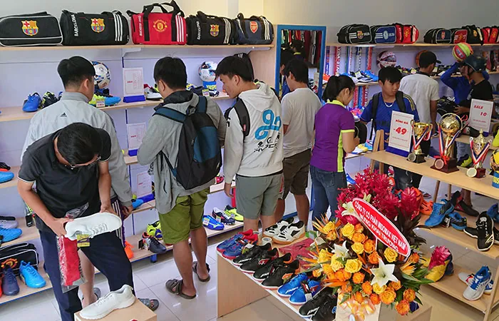 Giày Bóng Đá Đại Học Quốc Gia TP.HCM: Địa Chỉ Mua Sắm Uy Tín & Kinh Nghiệm Chọn Giày Tốt Nhất Giày Bóng Đá Đại Học Quốc Gia TP.HCM: Địa Chỉ Mua Sắm Uy Tín & Kinh Nghiệm Chọn Giày Tốt Nhất