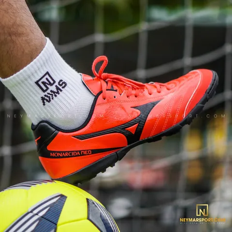 Giày Bóng Đá Mizuno Chính Hãng Giá Rẻ: Chọn Mẫu Nào Tốt Nhất? Giày Bóng Đá Mizuno Chính Hãng Giá Rẻ: Chọn Mẫu Nào Tốt Nhất?