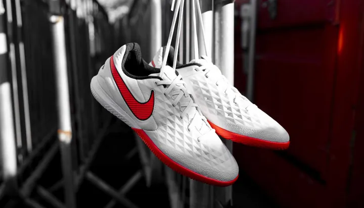 Giày Bóng Đá Nike Tiempo Đế IC: Chọn Mẫu Hàng Chính Hãng Cho Sân Cứng Giày Bóng Đá Nike Tiempo Đế IC: Chọn Mẫu Hàng Chính Hãng Cho Sân Cứng