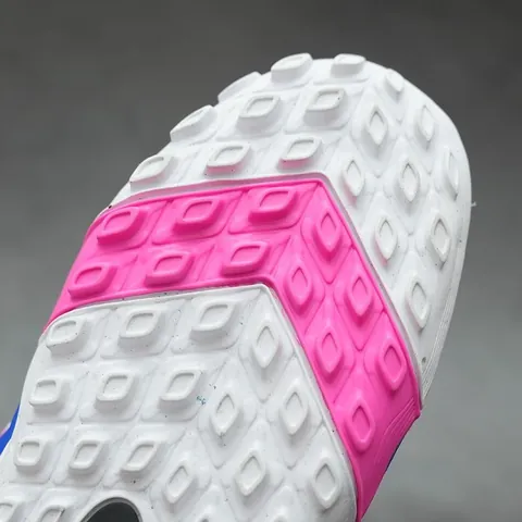 Giày Bóng Đá Nike Mercurialx Trắng Cầu Vồng TF: Đánh Giá, Công Nghệ & Nơi Mua Chính Hãng
