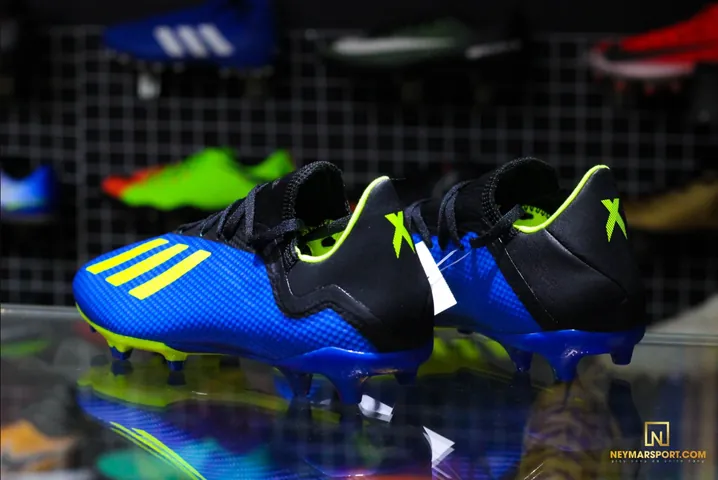 Giày Bóng Đá Adidas X18.3 Sân Nhân Tạo: Đánh Giá, Phối Màu & Nơi Mua Tốt Nhất Giày Bóng Đá Adidas X18.3 Sân Nhân Tạo: Đánh Giá, Phối Màu & Nơi Mua Tốt Nhất