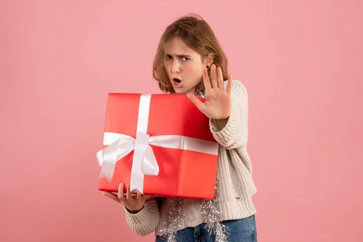 Giày Bông Tai Yêu Nhau Không Nên Mua: Giải Mã Lời Đồn Và Lựa Chọn Quà Tặng Tinh Tế