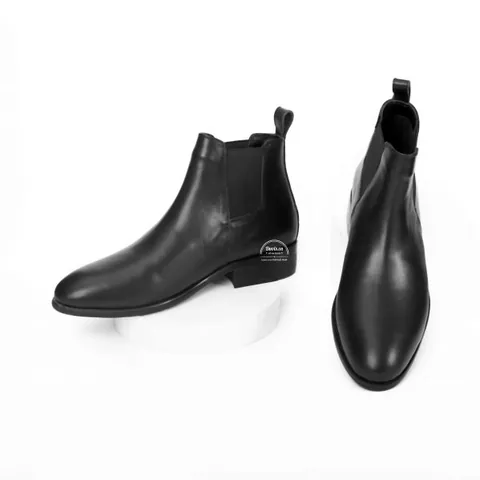 Giày Boot Hai Dải Màu: Xu Hướng Thời Thượng Nâng Tầm Phong Cách Cho Nàng