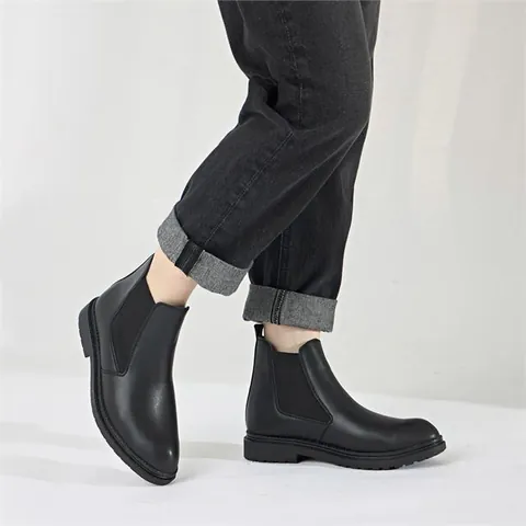 Giày Boot Nam Cổ Thấp: Hướng Dẫn Chọn Mua & Phối Đồ Chuẩn Phong Cách Tại Biên Hòa
