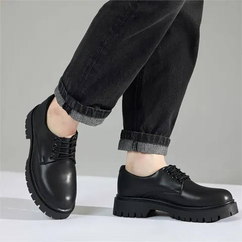 Giày Boot Nam Cổ Thấp: Hướng Dẫn Chọn Mua & Phối Đồ Chuẩn Phong Cách Tại Biên Hòa