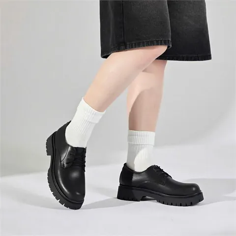 Giày Boot Nam Cổ Thấp: Hướng Dẫn Chọn Mua & Phối Đồ Chuẩn Phong Cách Tại Biên Hòa