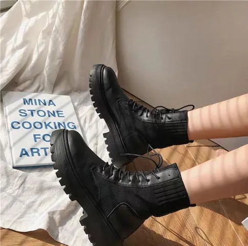 Giày Boot Nữ Cổ Cao Hàn Quốc Dễ Thương: Chọn Mẫu, Phối Đồ & Xu Hướng Mới Nhất