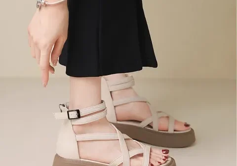 Giày Búp Bê Đế Chiến Binh Dây Khóa: Phong Cách Nổi Bật & Hướng Dẫn Chọn Lựa