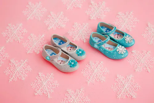 Giày Búp Bê Nữ Hoàng Băng Giá Biti's: Mẫu Mã, Giá Bán & Kinh Nghiệm Chọn Mua