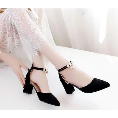 Giày Cao Gót Da Lộn Đế Vuông 7 Phân: Chọn Lọc Kiểu Dáng, Chất Liệu & Nơi Mua Uy Tín