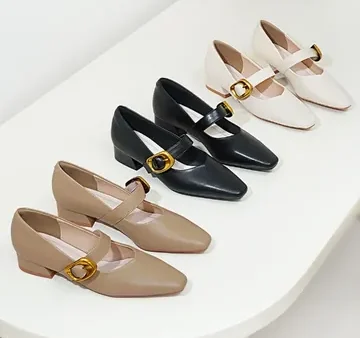 Giày Cao Gót Đế Vuông: Chọn Kiểu Dáng Thanh Lịch, Hở Gót Sang Trọng & Mẹo Phối Đồ Chuẩn Fashion