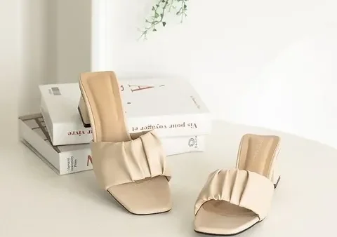 Khám Phá Top 10+ Thương Hiệu Giày Cao Gót Nổi Tiếng Thế Giới & Việt Nam Có Logo Đặc Trưng