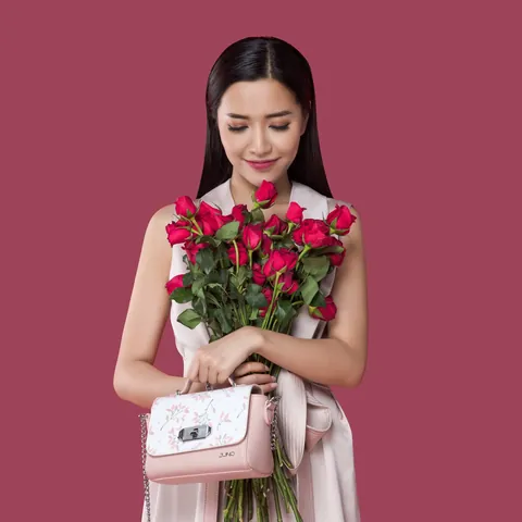 Giày Cao Gót Hoa Thiên Điểu Juno Bích Phương: Ý Nghĩa, BST & Nơi Mua