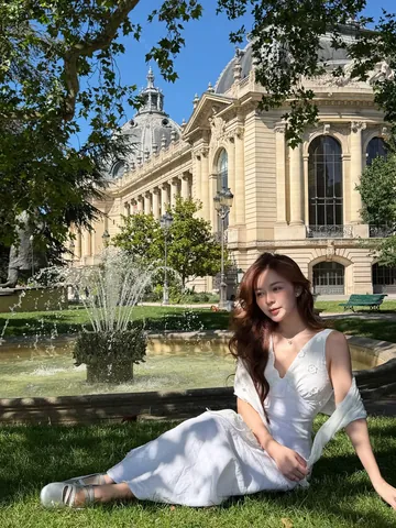 Giày Cao Gót Màu Bạc Ánh Kim Da Bóng: Xu Hướng Phối Đồ & Lưu Ý Chọn Lựa Giày Cao Gót Màu Bạc Ánh Kim Da Bóng: Xu Hướng Phối Đồ & Lưu Ý Chọn Lựa