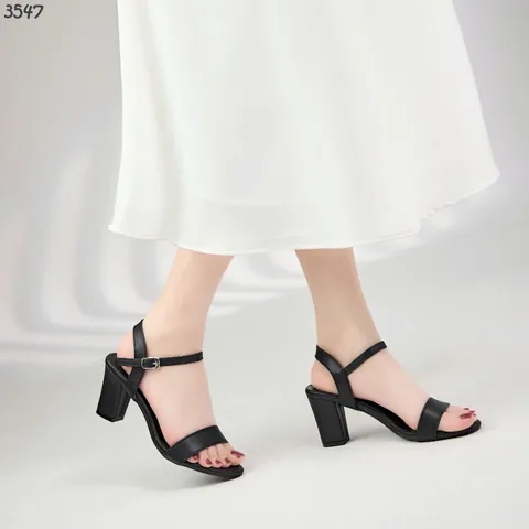 Giày Cao Gót Quai Ngang Đế Vuông 7cm: Bí Quyết Tôn Dáng Cho Phái Đẹp Giày Cao Gót Quai Ngang Đế Vuông 7cm: Bí Quyết Tôn Dáng Cho Phái Đẹp