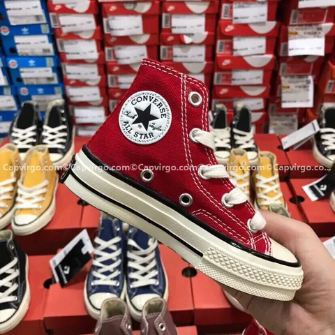 Giày Converse Nữ Cổ Cao Màu Đỏ Đô: Chọn Lựa, Phối Đồ & Các Mẫu Nổi Bật Giày Converse Nữ Cổ Cao Màu Đỏ Đô: Chọn Lựa, Phối Đồ & Các Mẫu Nổi Bật