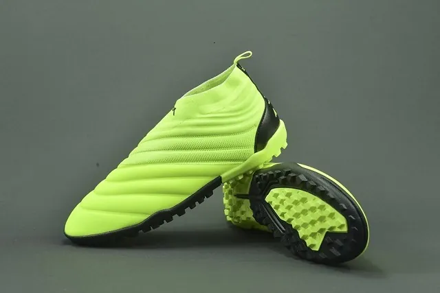 Giày Đá Bóng Adidas Không Dây Chính Hãng: Mẫu Mã, Ưu Điểm & Nơi Mua Tốt Nhất Giày Đá Bóng Adidas Không Dây Chính Hãng: Mẫu Mã, Ưu Điểm & Nơi Mua Tốt Nhất