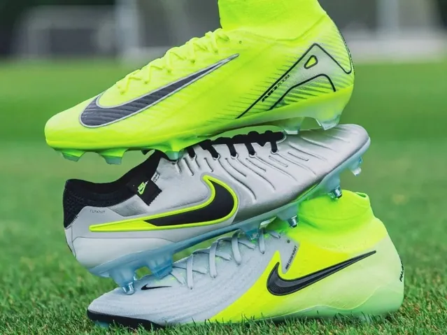 Giày Đá Bóng Nike Chính Hãng: Ưu Đãi Hấp Dẫn, Chọn Mẫu Nào Tốt Nhất?
