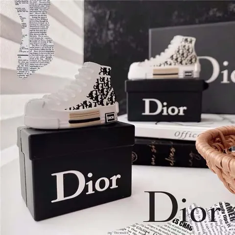 Giày Dior Nữ Chính Hãng Giá Bao Nhiêu? Cập Nhật Mới Nhất 2024