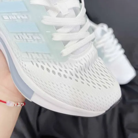 Giày EQT Rep 1:1 Giá Bao Nhiêu? Thông Tin Chi Tiết & Lưu Ý Mua Hàng