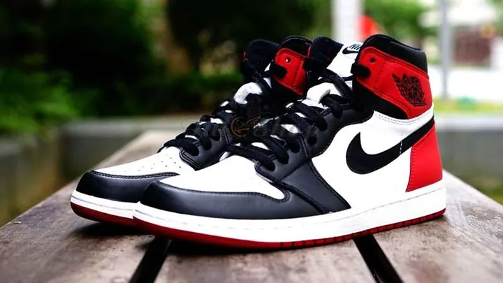 Giày Jordan 1 Chính Hãng: Giá Bao Nhiêu Và Tất Tần Tật Những Điều Cần Biết Giày Jordan 1 Chính Hãng: Giá Bao Nhiêu Và Tất Tần Tật Những Điều Cần Biết