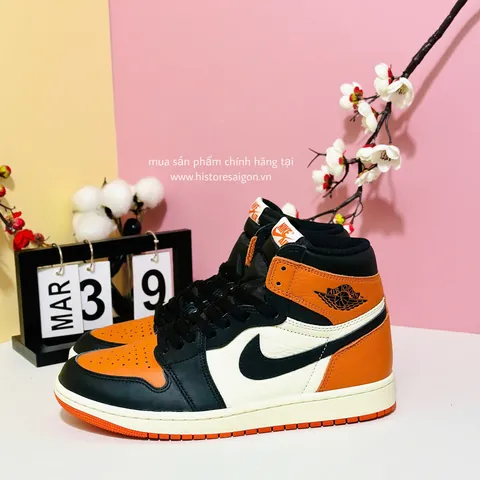 Giày Jordan 1 Chính Hãng: Giá Bao Nhiêu Và Tất Tần Tật Những Điều Cần Biết Giày Jordan 1 Chính Hãng: Giá Bao Nhiêu Và Tất Tần Tật Những Điều Cần Biết