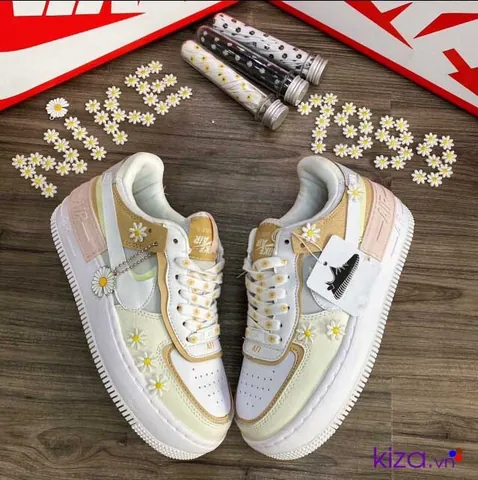 Giày Nike Air Force 1 Shadow Hoa Cúc: Hướng Dẫn Chi Tiết Từ A-z Giày Nike Air Force 1 Shadow Hoa Cúc: Hướng Dẫn Chi Tiết Từ A-z