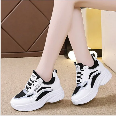 Giày Thể Thao Độn Đế Nữ Màu Trắng: Bí Quyết Tôn Dáng & Phong Cách