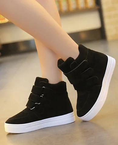 Top 10+ Giày Thể Thao Nữ Đế Cao Màu Đen: Chọn Lựa Chuẩn Phong Cách & Thoải Mái