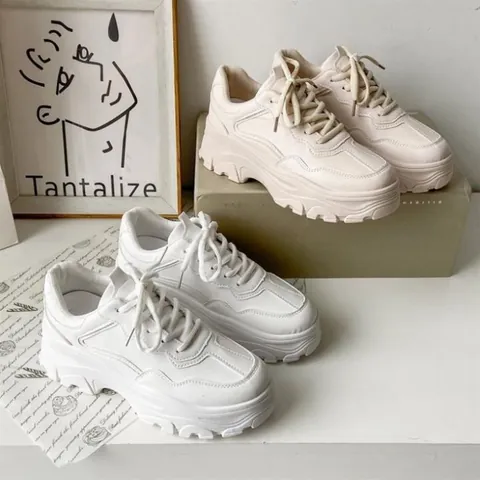Top 10+ Giày Thể Thao Nữ Đế Cao Màu Đen: Chọn Lựa Chuẩn Phong Cách & Thoải Mái