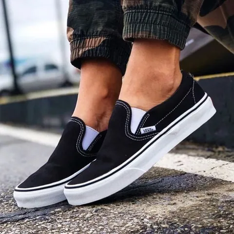 Giày Vans Bị Phai Màu Phải Làm Sao? 7 Bí Quyết Xử Lý & Ngăn Ngừa Hiệu Quả Giày Vans Bị Phai Màu Phải Làm Sao? 7 Bí Quyết Xử Lý & Ngăn Ngừa Hiệu Quả
