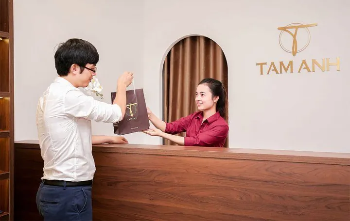 Top 10 Địa Chỉ Mua Giày Nam Công Sở Uy Tín Tại Hà Nội 2024