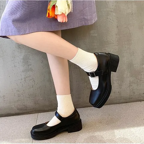 Top 10+ Mẫu Giày Đi Học Cho Nữ Sinh: Chọn Kiểu Dáng Thoải Mái & Thời Trang