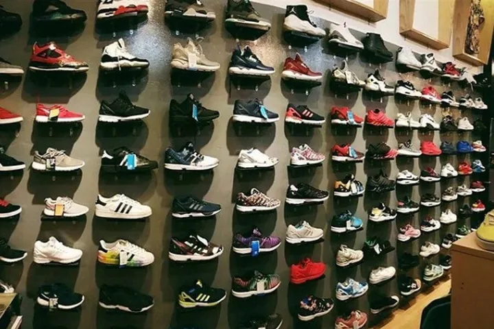 Top 10 Shop Giày Sneaker Đẹp & Uy Tín Nhất TP.HCM Hiện Nay