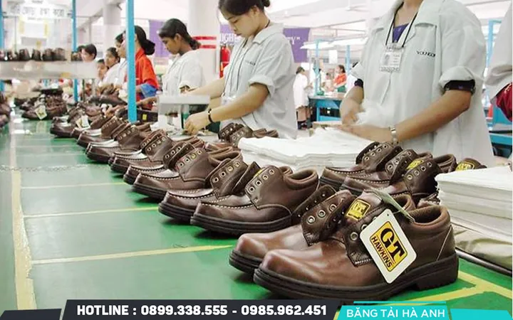 Quy Trình Sản Xuất Giày Da Chi Tiết: Từ Thiết Kế Đến Hoàn Thiện Quy Trình Sản Xuất Giày Da Chi Tiết: Từ Thiết Kế Đến Hoàn Thiện