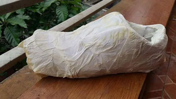 Tại Sao Giày Trắng Bị Ố Vàng Sau Khi Giặt Và Cách Khắc Phục Hiệu Quả Tại Sao Giày Trắng Bị Ố Vàng Sau Khi Giặt Và Cách Khắc Phục Hiệu Quả