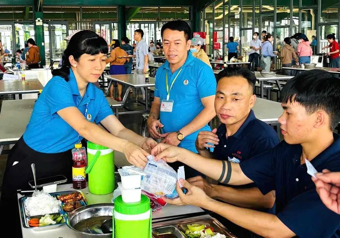 Tuyển Công Nhân Giày Da Ở Vinh, Nghệ An: Cơ Hội Việc Làm & Yêu Cầu Cần Biết