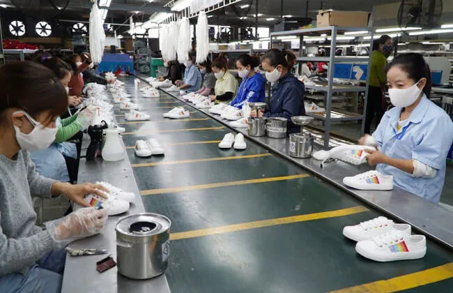 Top 10+ Xưởng Sản Xuất Giày Dép Uy Tín Tại Hà Nội (2024)